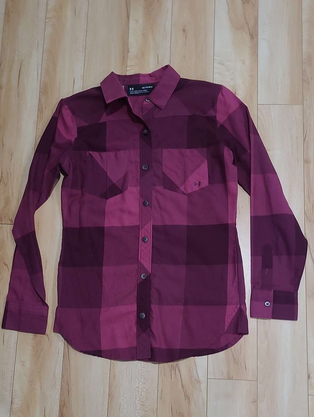 Under Armour Women's Size XS Maroon Plaid Long-Sleeve Button-Down Shirt